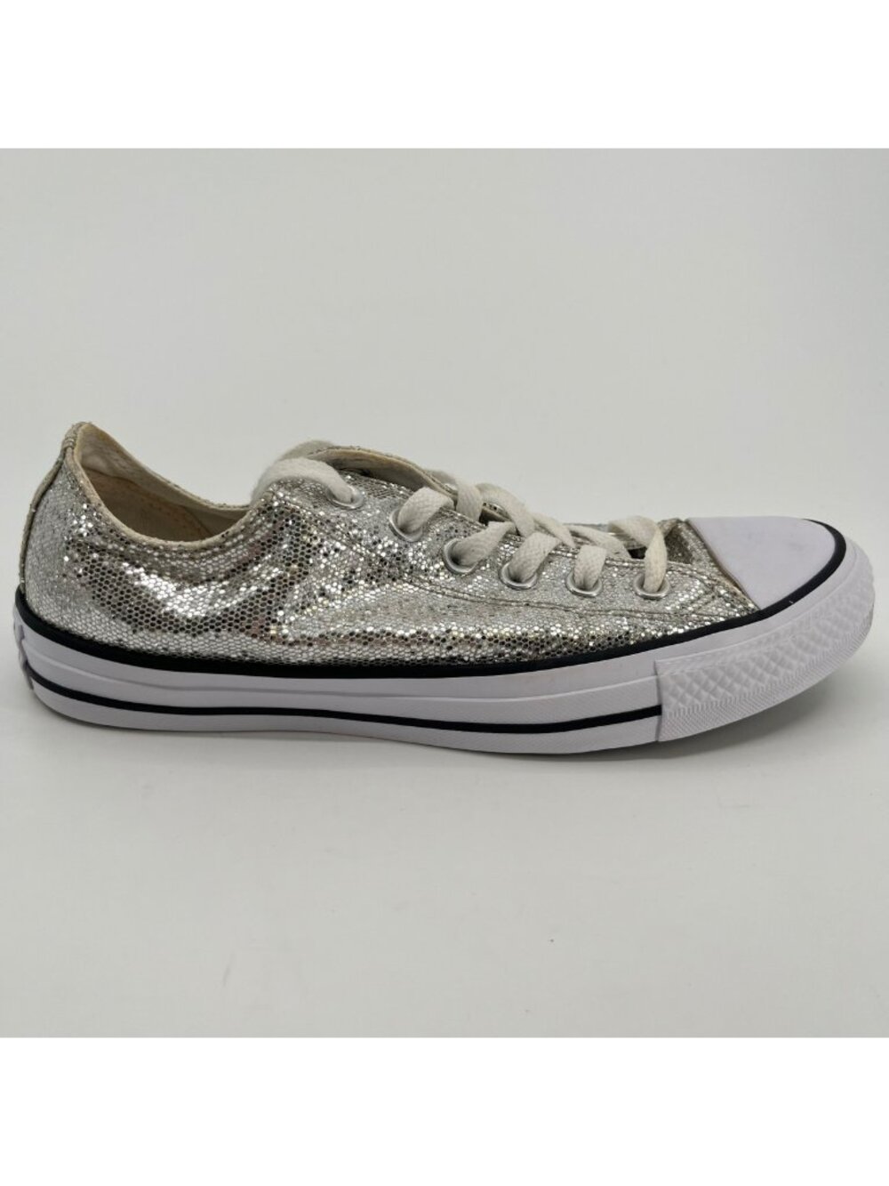 Converse Chuck Taylor All Star OX Womens Size 8 Silver Athletic Shoes Sneakers